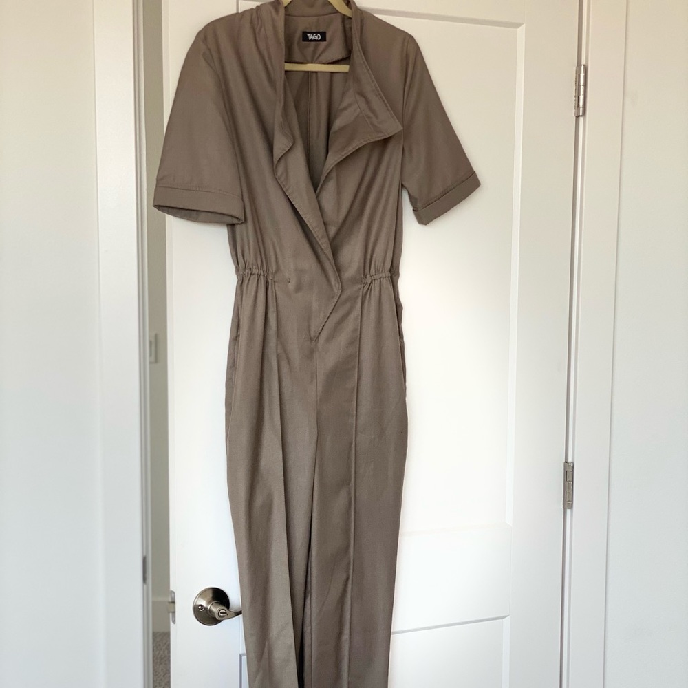 Jump suit. Tago